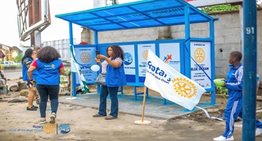 bus stop 1r bus stop 1r